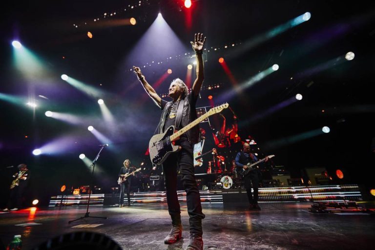 LIGABUE posticipati anche i concerti a Bari. Riparte da Reggio Calabria [Info & Biglietti]