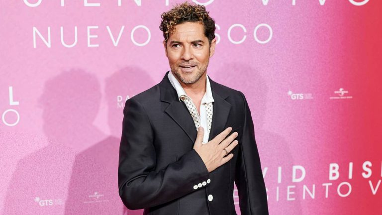 David Bisbal gives a concert for a very demanding and special audience: his little Bianca's class!