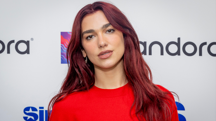 Dua Lipa: how does she deal with her fame?