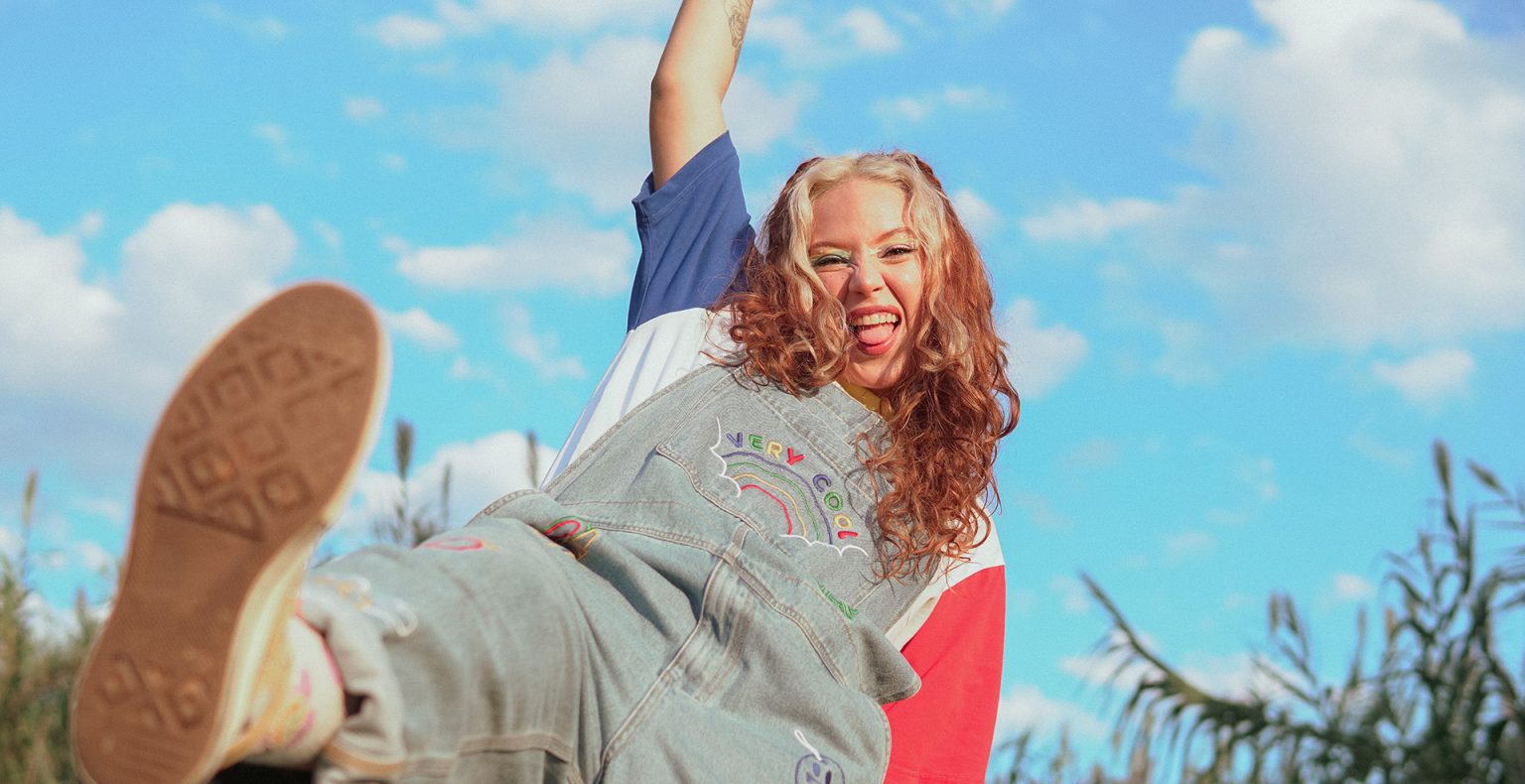 Maddie Moon premieres “Tecnophilia”