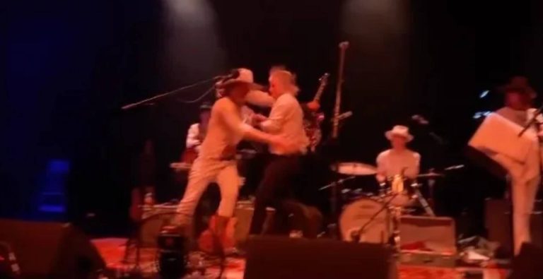 Members of The Brian Jonestown Massacre fight in concert