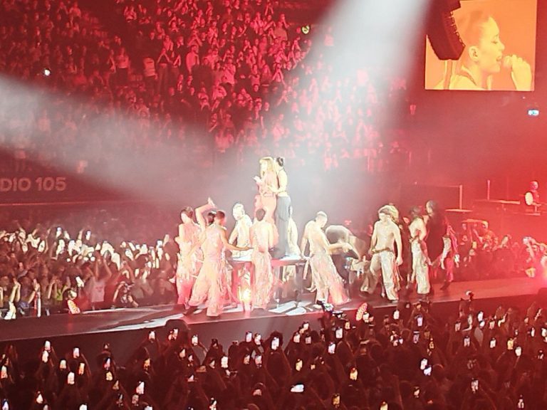 ELODIE il finissage del tour con Pelù, Annalisa e Sfera Ebbasta [Info, Gallery e Scaletta]