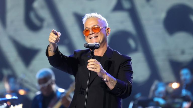 Alejandro Sanz asks an interesting question early in the morning about his concert in Madrid and the answer is unanimous