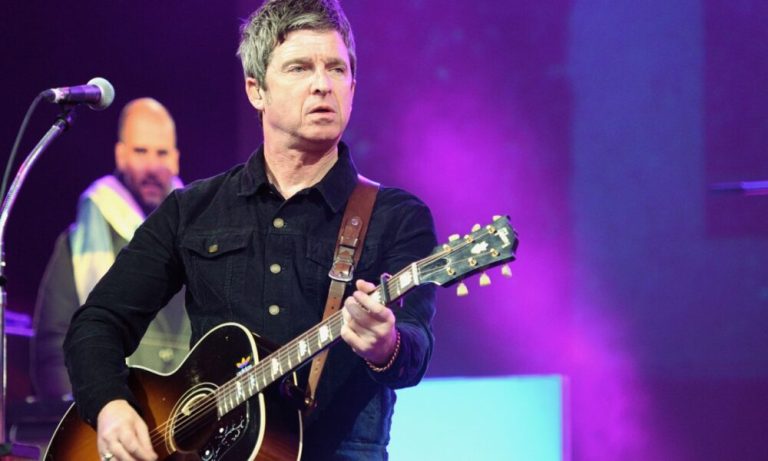 Noel Gallagher and the High Flying Birds cover Oasis at Abbey Road