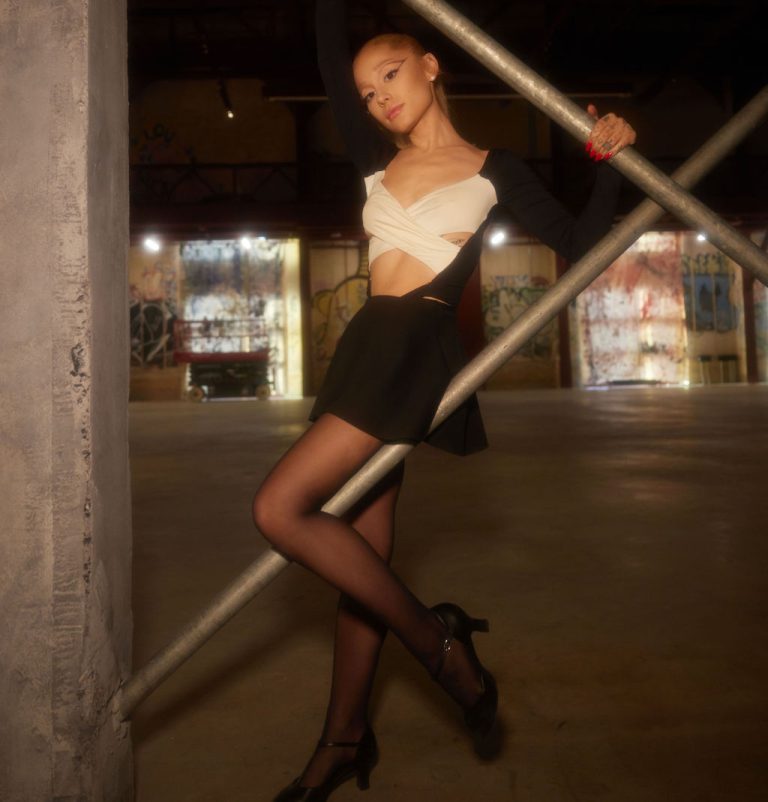 ARIANA GRANDE dopo quattro anni ecco il nuovo singolo [Guarda il video]