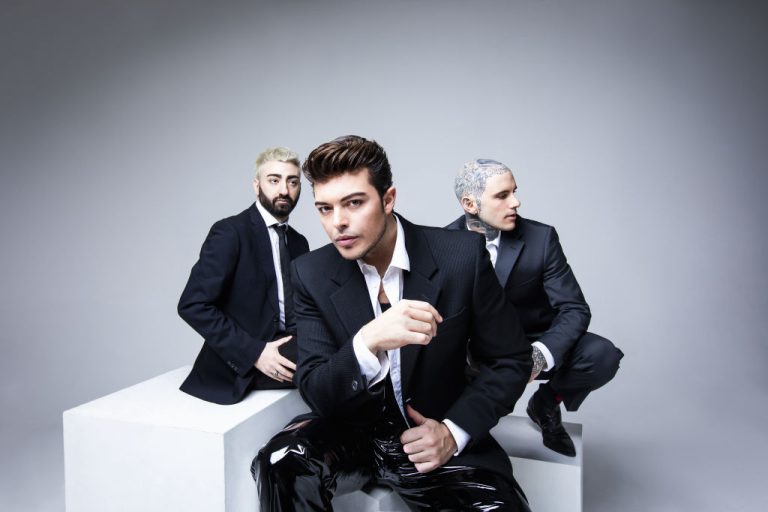 SANREMO 2024- THE KOLORS noi siamo una band 3D che con l’orchestra diventa 4D