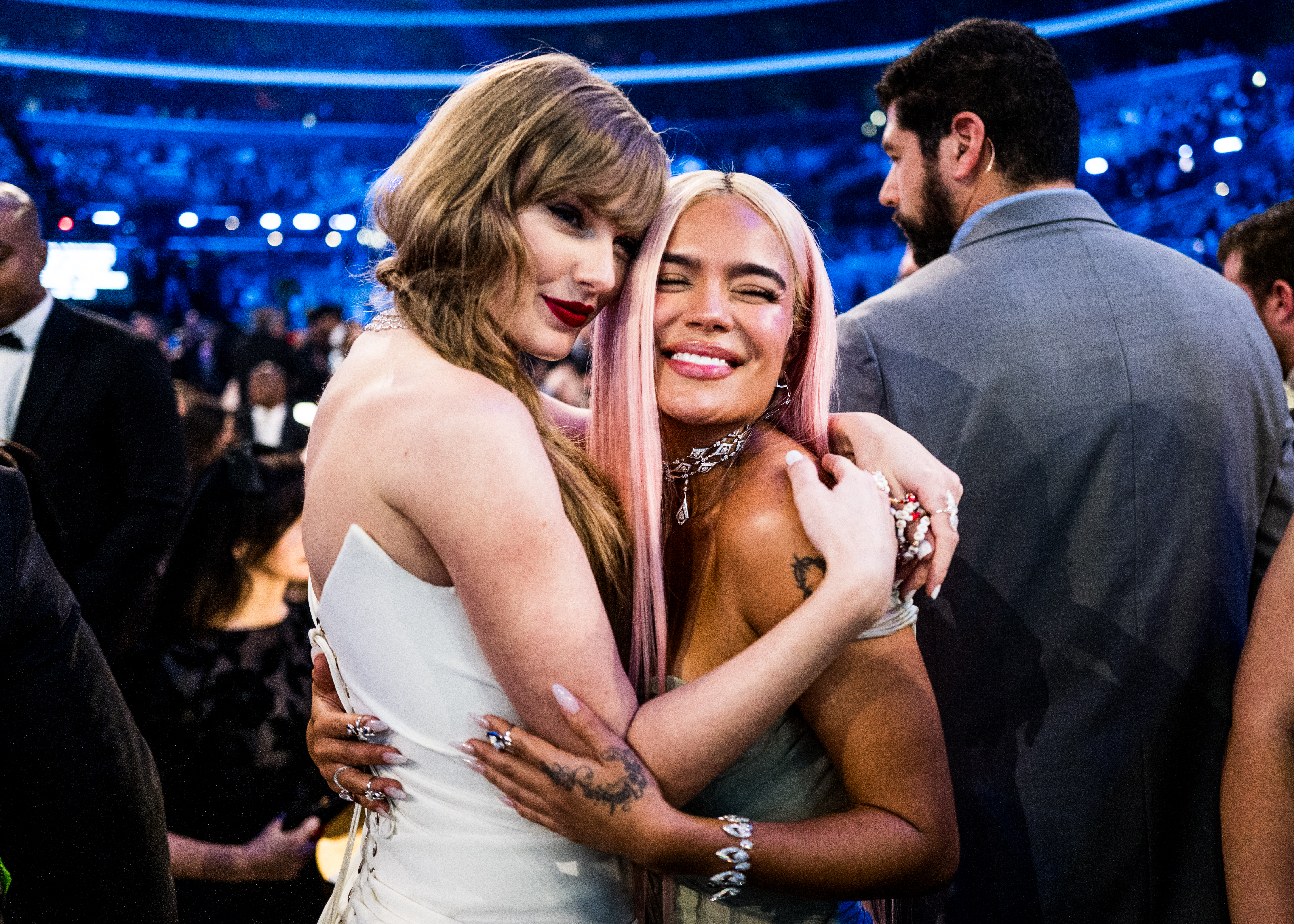 The Anglo-Saxon world and the Latin world are more united than ever and all thanks to women who have broken barriers like Karol G and Taylor Swift, who thus showed their great complicity.
