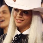 Beyoncé gives a sexy and modernist touch to 'Texas hold 'em'