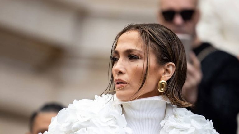 Jennifer Lopez tells the secrets of her intimate life with Ben Affleck in a song from her latest album, 'This Is Me...Now'