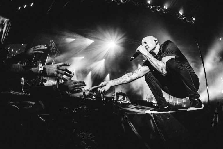 Linkin Park announces “Friendly Fire” with Chester Bennington