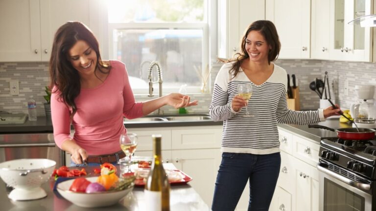 Two Single Moms Jointly Buy a 800,000 Home