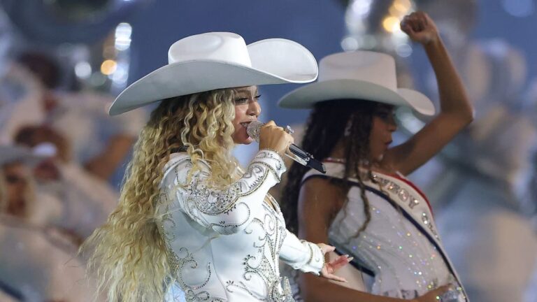 Beyoncé presents 'Cowboy Carter' in incredible performance for the NFL