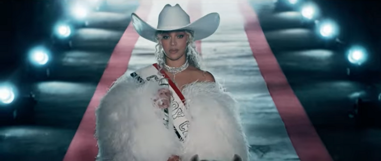 Beyoncé makes a sensational return to the stage with her daughter in Houston