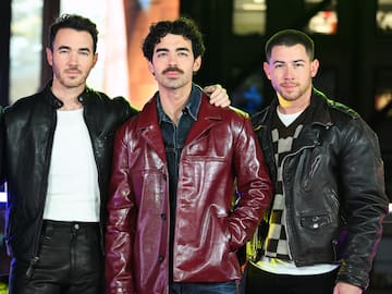 Jonas Brothers, Selena Gomez, Benny Blanco, Manuel Carrasco and Cazzu arrive with their new songs