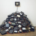 Powers His Home Using Laptop Batteries