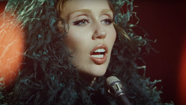 Miley Cyrus breaks with everything in 'Something Beautiful', mixing rock with soul: lyrics and meaning