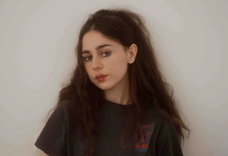 Samia premieres "Hole in a Frame" and "Pants"