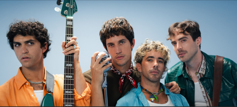 Silvestre and orange premieres "invincible"