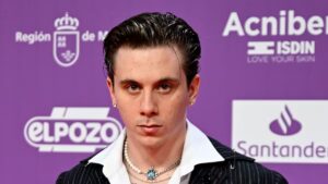 Walls and Dani Fernández show their most 'Vulnerable' version in their