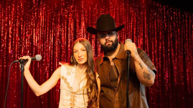 Yami Safdie and Carín León come together to sing to your friend's toxic ex