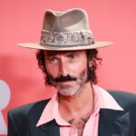 Everyone keeps talking about Leiva's "tribute of the century" to Robe Iniesta in the 'RTVE Summary of the Year'