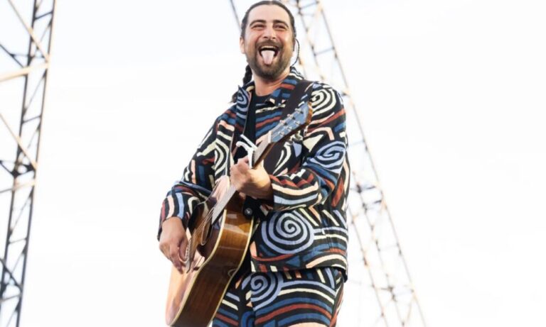 Noah Kahan The Great Divide