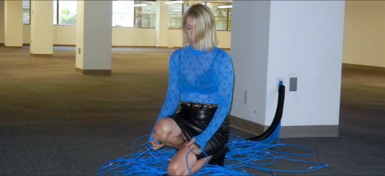 "Dirty Tech", Kim Gordon's new track