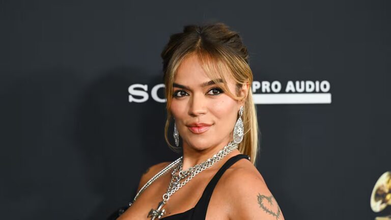 Karol G teaches a song on TikTok, but regrets it: "That call is going to be the gift for Valentine's Day"
