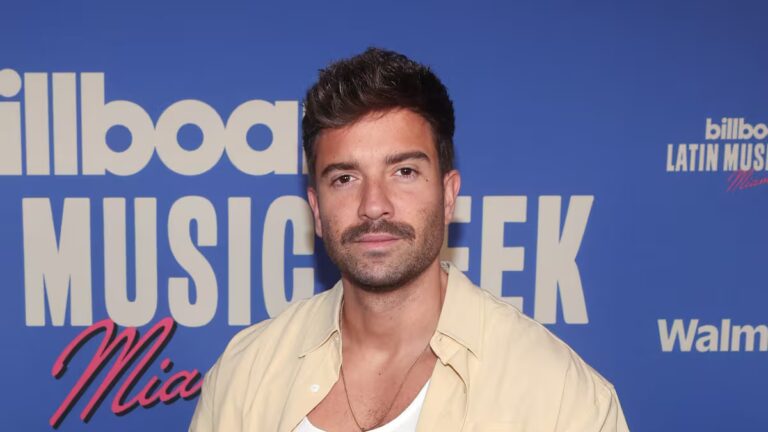 Pablo Alborán defends public health with a clear message: "We must vote for those who help"