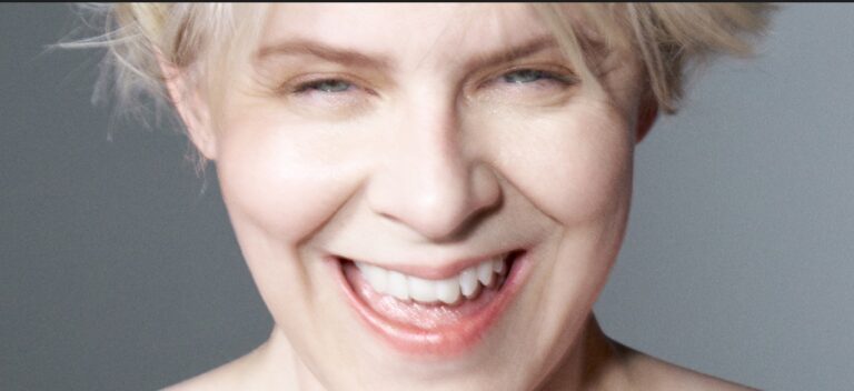 Robyn presents “Blow My Mind”