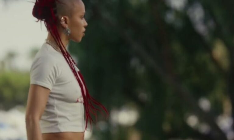 FKA Twigs et David Byrne dansent dans un extrait d