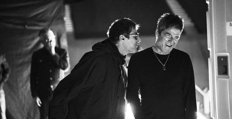 Oasis prepares documentary about their reunion tour