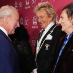 Rod Stewart et Ron Wood saluent Charles III au Royal Albert Hall