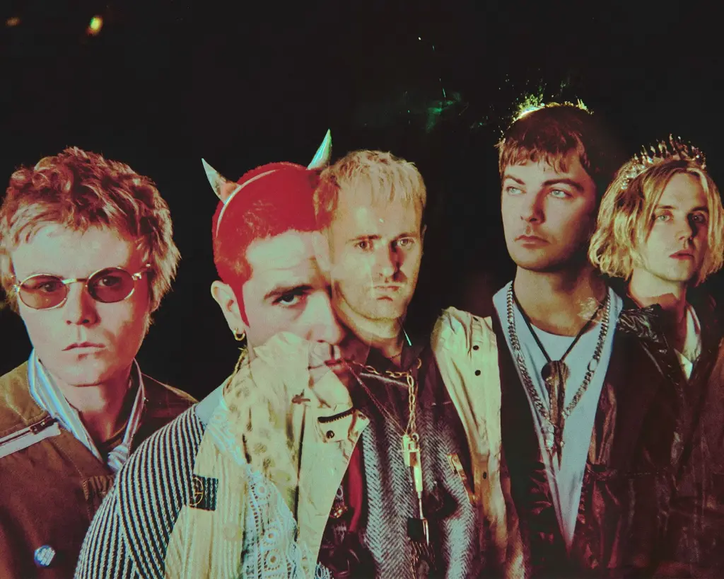 FONTAINES DC watches the teaser of the new single “Marianne”