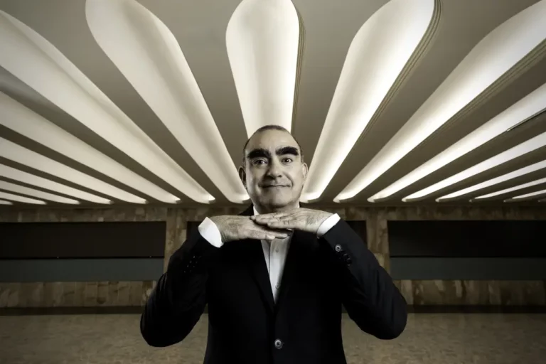 Interview - ELIO “The revaluation of sadness”: the new show between music and irony