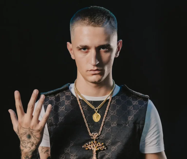 Italian charts: 22SIMBA #1 in albums. SFERA EBBASTA first among the singles