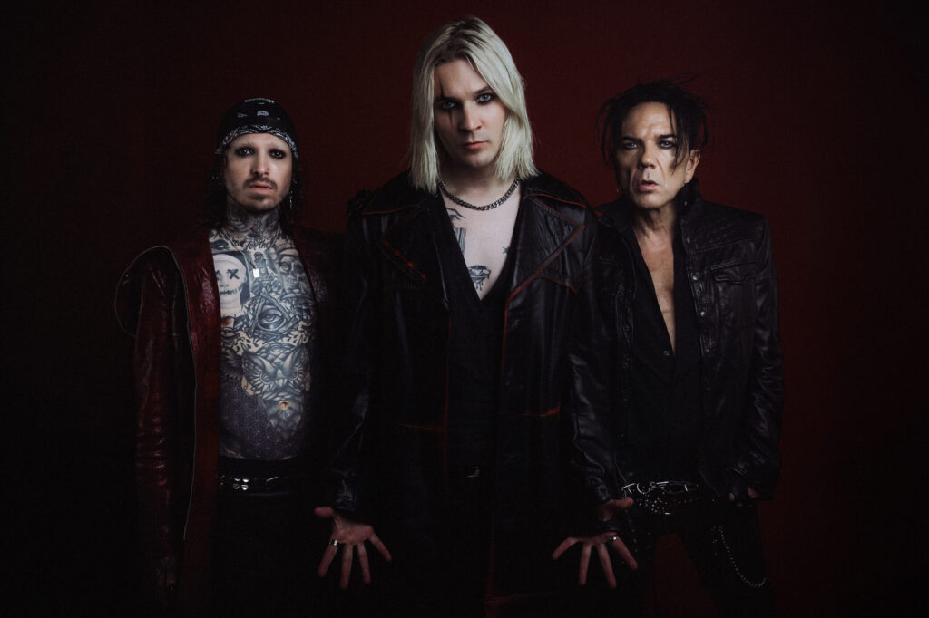 HOKKA premieres “Vampire”