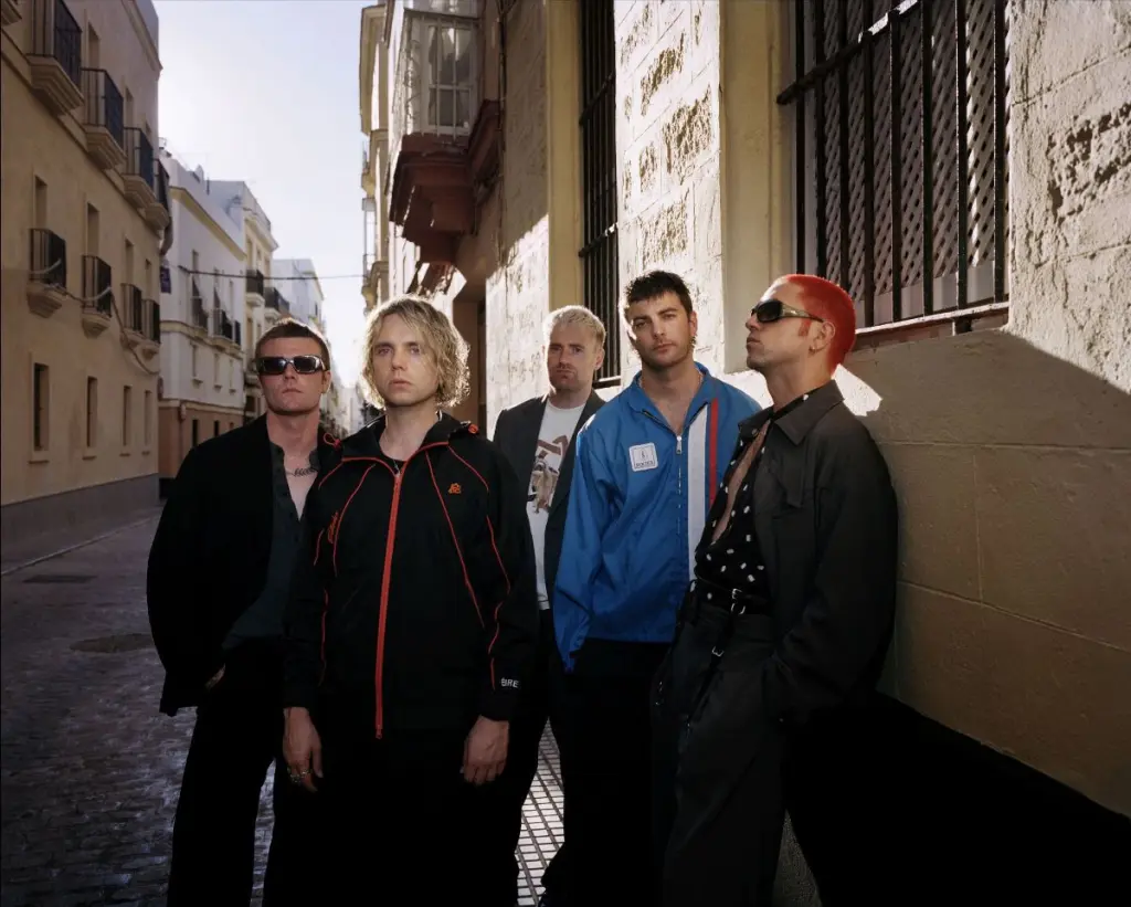 Italian charts: GEOLIER #1 in albums and singles. FONTAINES DC first among physical formats