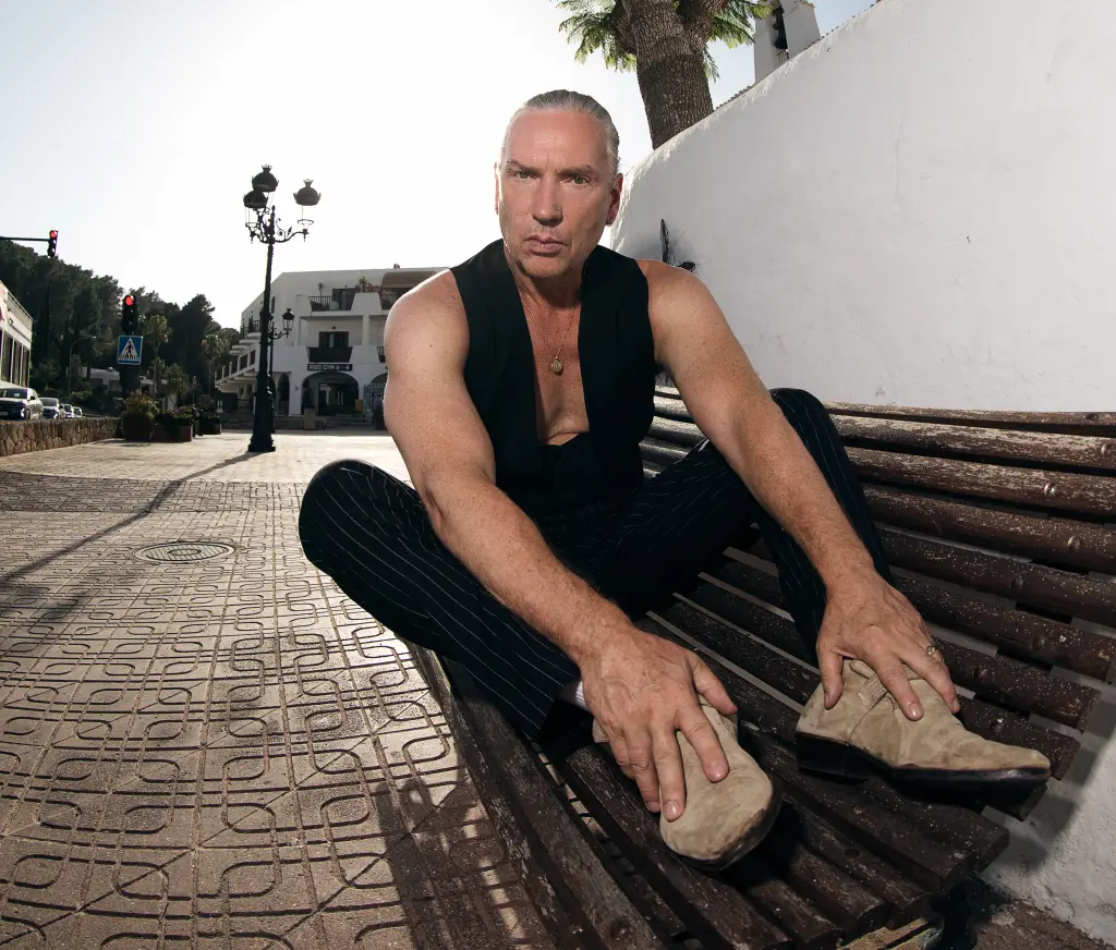 MAURO REPETTO, new single “Generazione” and the novel “Election Day 2067”